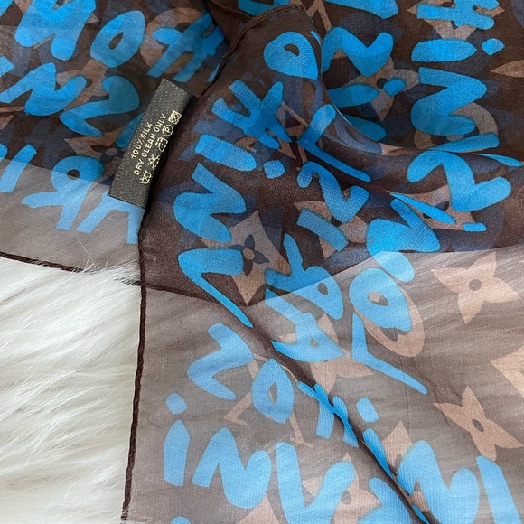 Louis Vuitton Monogram Graffiti Wrap/Shawl Scarf. - Picture 11 of 15